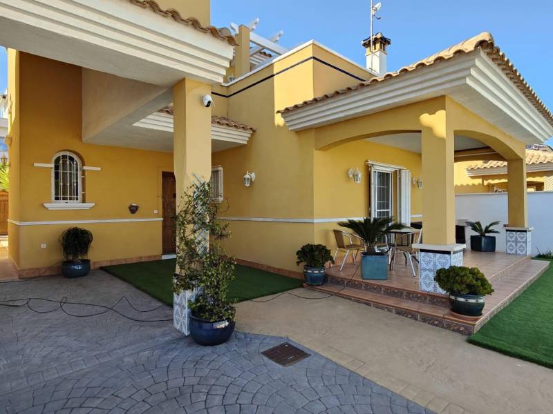 Villa - Sale - Orihuela Costa - Cabo Roig