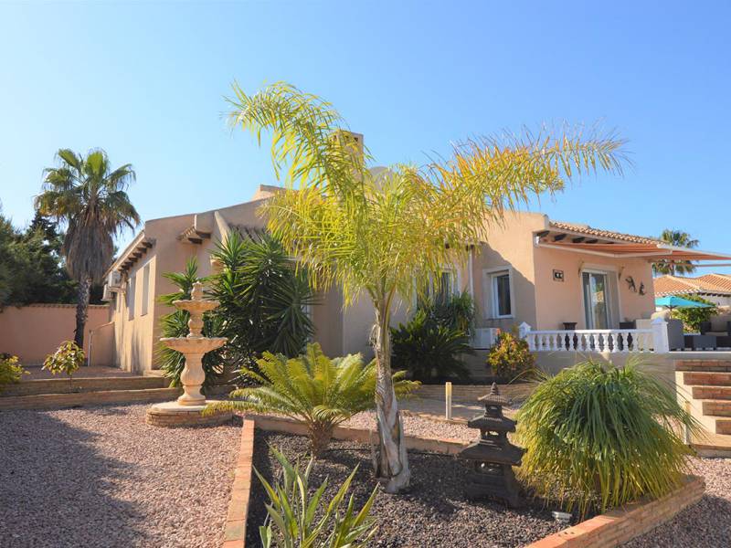 Villa - Sale - Orihuela Costa - Cabo Roig