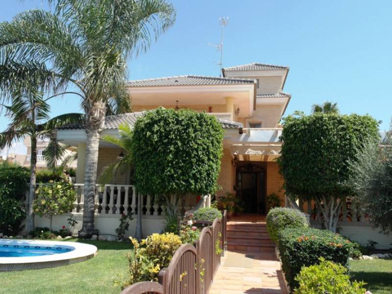 Villa - Sale - Torrevieja - Aguas Nuevas