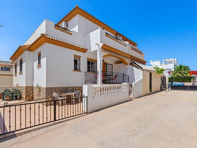 Town house - Sale - Torrevieja - Costa Blanca