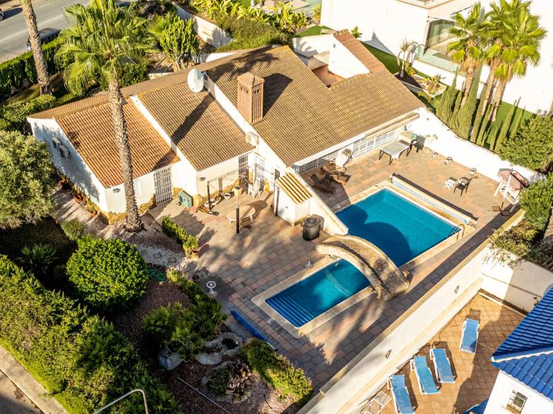 Villa - Sale - Orihuela Costa - Villamartin Golf