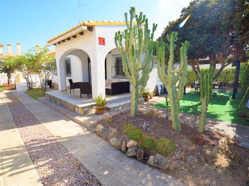 Villa - Sale - Orihuela Costa - La Zenia