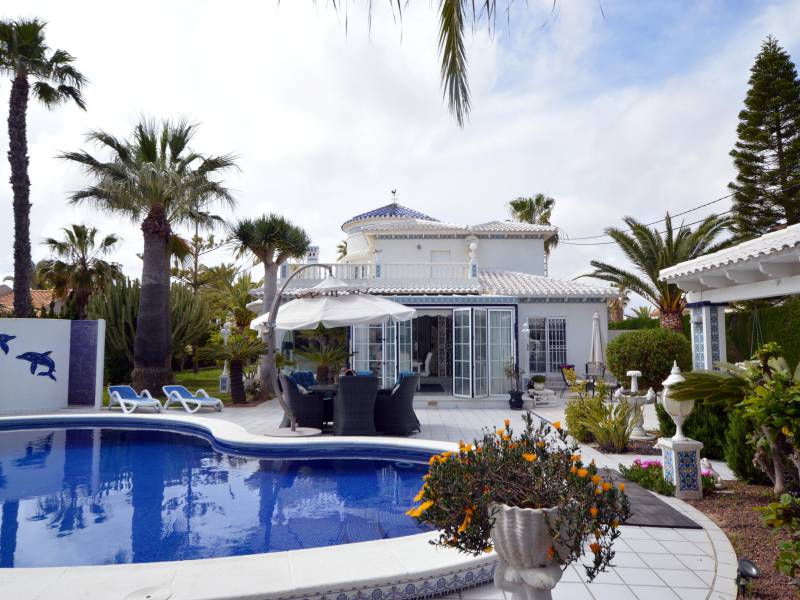 Villa - Sale - Orihuela Costa - Cabo Roig