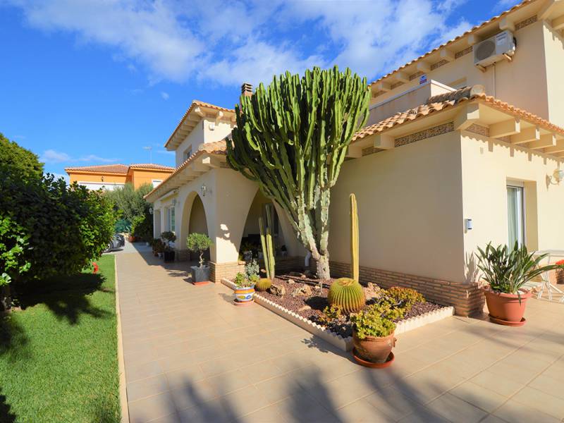 Villa - Sale - Orihuela Costa - Cabo Roig