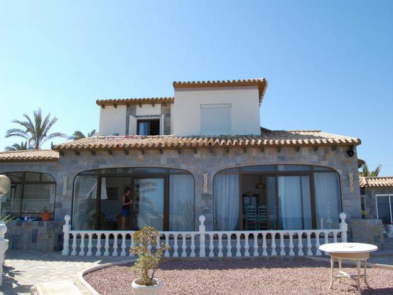 Villa - Sale - Orihuela Costa - Cabo Roig