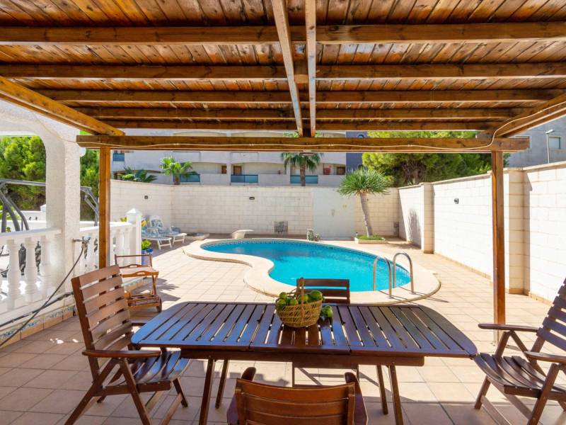 Villa - Sale - Orihuela Costa - La Zenia