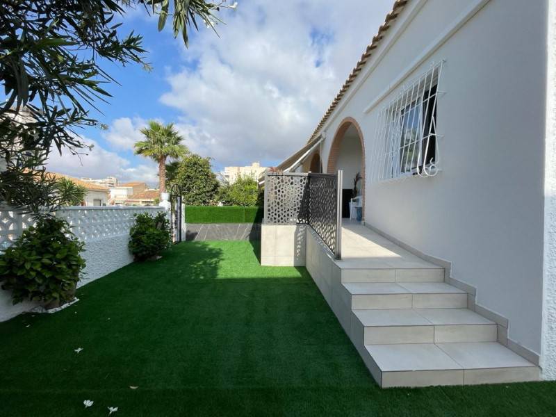 Town house - Sale - Torrevieja - Costa Blanca