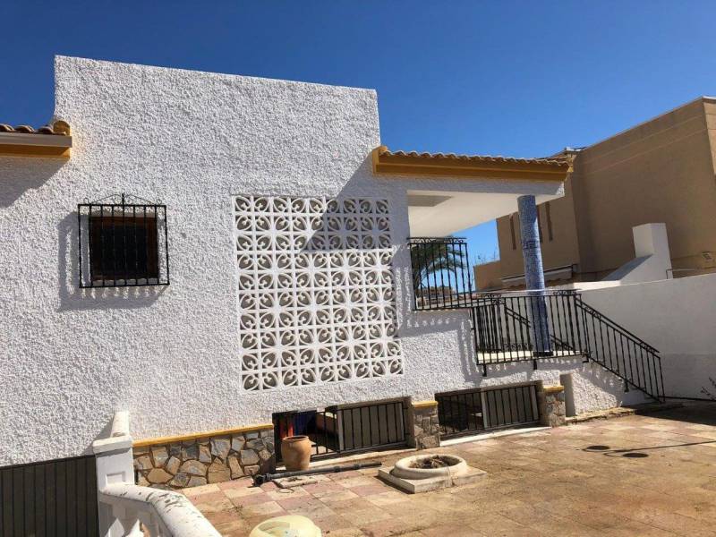 Villa - Sale - Torrevieja - Aguas Nuevas